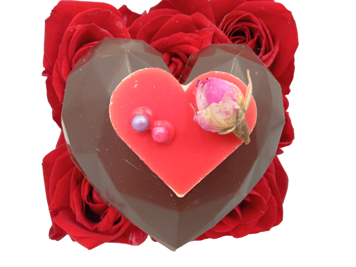 Puse no 3D Šokolādes Sirds uz rozēm
