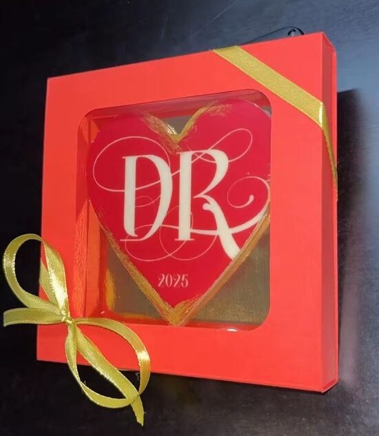 "Heart's Surprise" - personalized Chocolate Gift Box