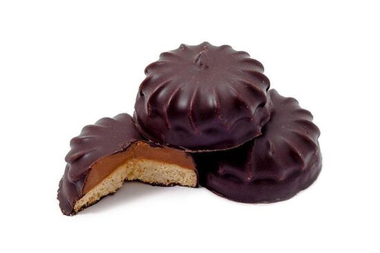 Cepums ar vārīta iebiezināta piena garšas pildījumu, glazēts ar kakao glazūru