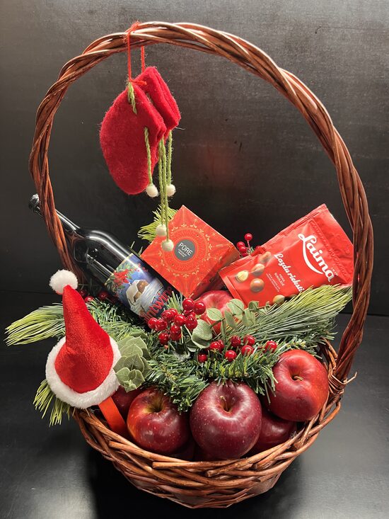Christmas Gift Basket with mulled wine, apples, nuts, candies 8.5 kg