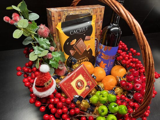 Ziemassvētku Dāvanu Grozs ar mandarīniem, piparkūkām, šokolādi, karstvīnu 5.46 kg