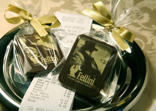 3.7 x 4.5 cm, Personalized Corporate Logo Chocolate in a Bag with Ribbon, for Coffee, Events, Exhibitions