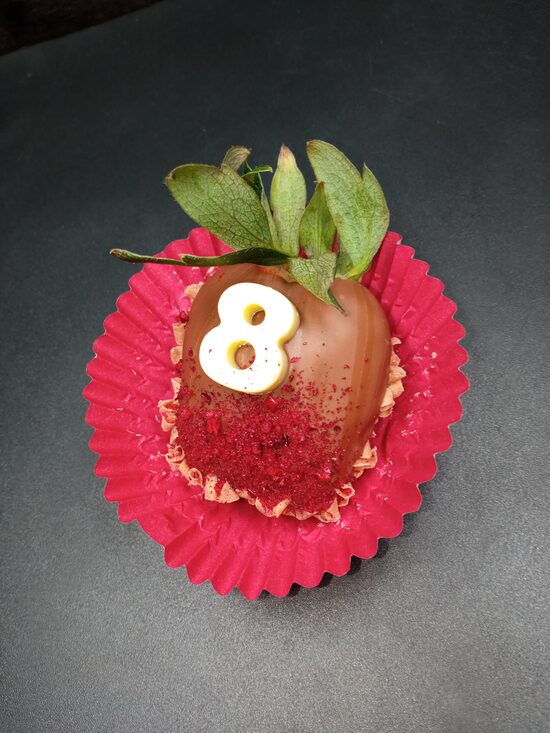 Happy March 8th! 4 Strawberries in Chocolate