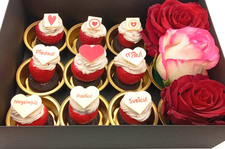 Box of 9 strawberries and cream cupcakes with 3 roses in water oases