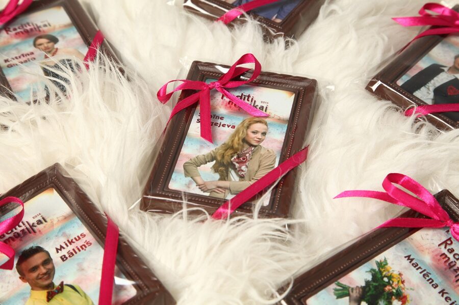 90g, Photo printing on chocolate Chocolate Painting in a bag with ribbon