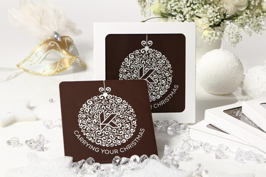 Jõulušokolaadikingitus – suured šokolaadid trükiga kaardikarbis